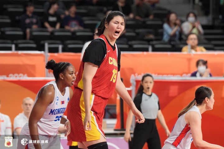媒体人:亚运可见张子宇制霸亚洲篮坛禁区 传球到她手里是唯一难题
